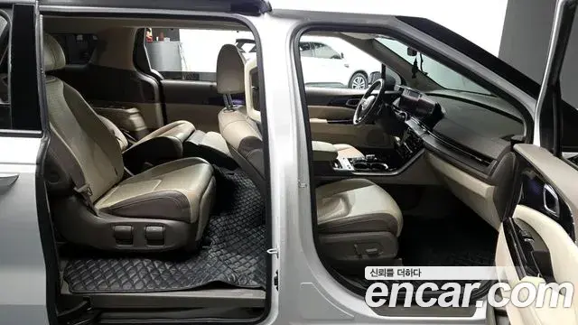 Kia Carnival 2023 — Фото 11/20