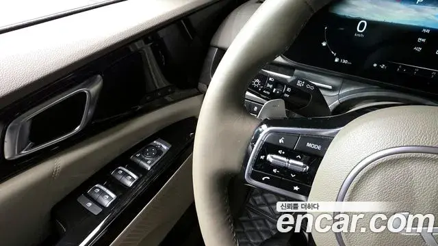 Kia Carnival 2023 — Фото 18/20