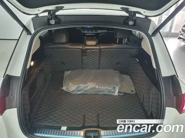 Mercedes-Benz GLE-Class 2021 — Photo 12/17