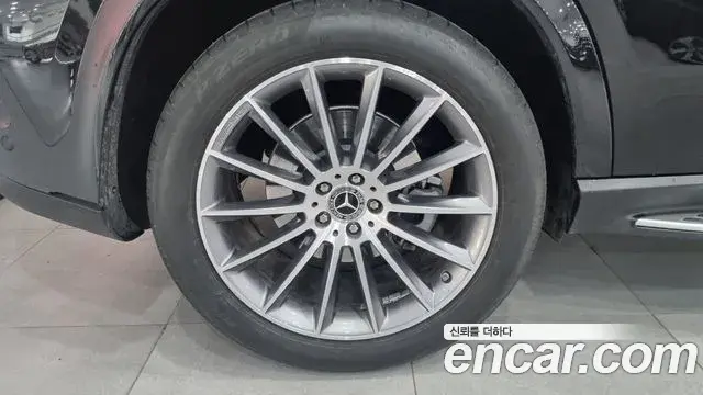 Mercedes-Benz GLE-Class 2025 — ფოტო 6/18