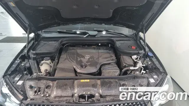 Mercedes-Benz GLE-Class 2025 — ფოტო 17/18