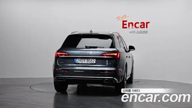 Audi Q5 2022 — ფოტო 14/20