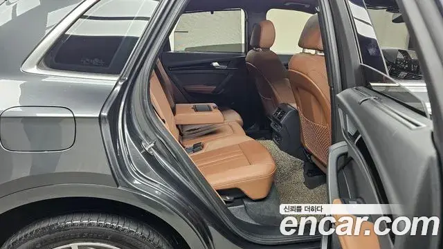 Audi Q5 2022 — ფოტო 8/20