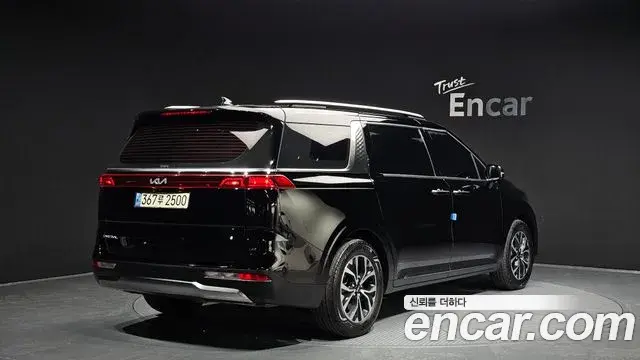 Kia Carnival 2023 — Фото 1/20