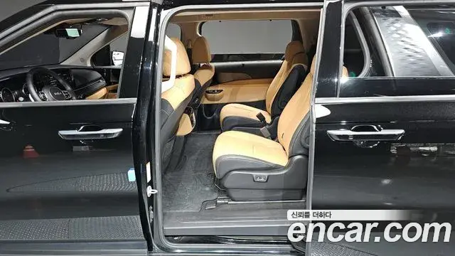 Kia Carnival 2023 — Фото 11/20