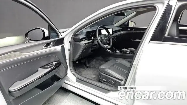 Kia K5 2025 — Şəkil 12/20