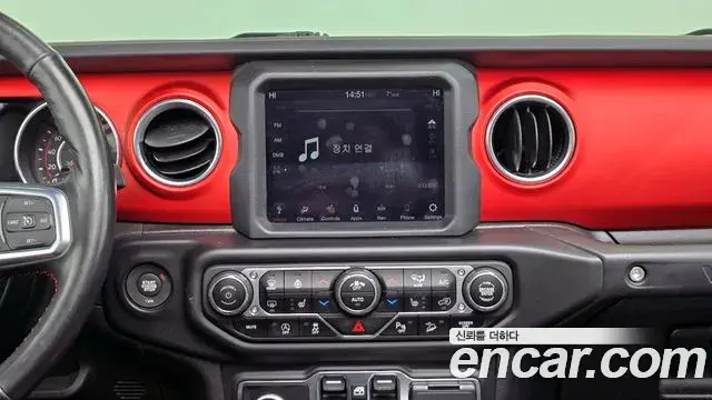 Jeep Wrangler 2020 — Фото 14/20