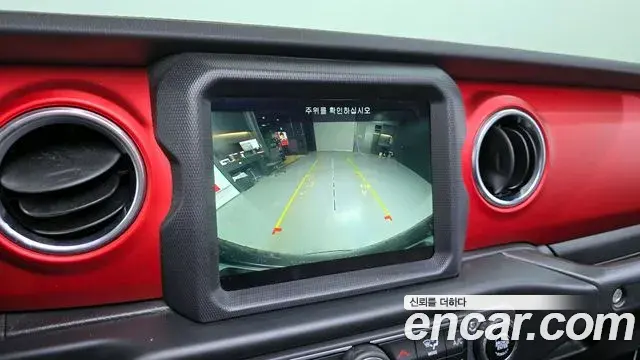 Jeep Wrangler 2020 — Фото 15/20