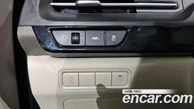 Kia Carnival 2021 — Фото 17/20