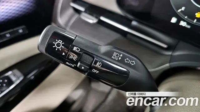 Kia Carnival 2021 — Фото 18/20