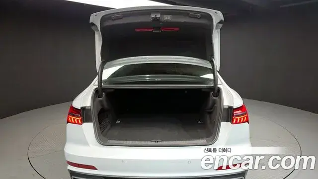 Audi A6 2022 — Şəkil 12/20