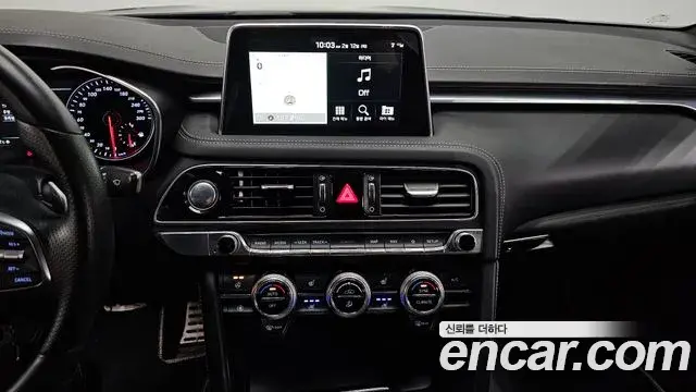 Genesis G70 2019 — Photo 9/20