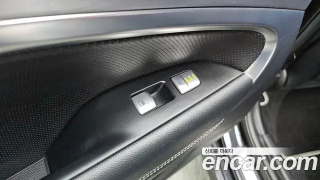 Genesis G70 2019 — Photo 10/20
