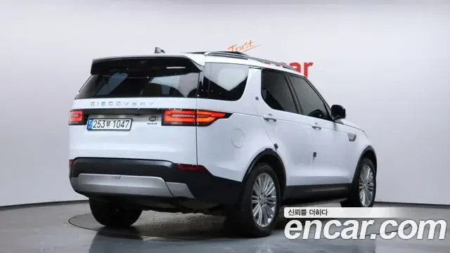 Land Rover Discovery 5 2018 — Фото 2/20