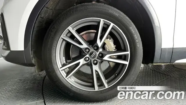 Audi Q5 2021 — ფოტო 7/20
