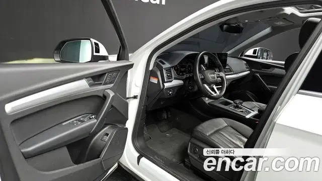 Audi Q5 2021 — ფოტო 14/20
