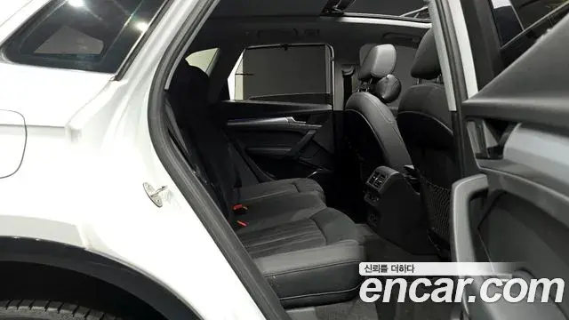 Audi Q5 2021 — ფოტო 13/20