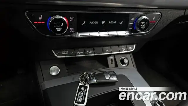 Audi Q5 2021 — ფოტო 1/20