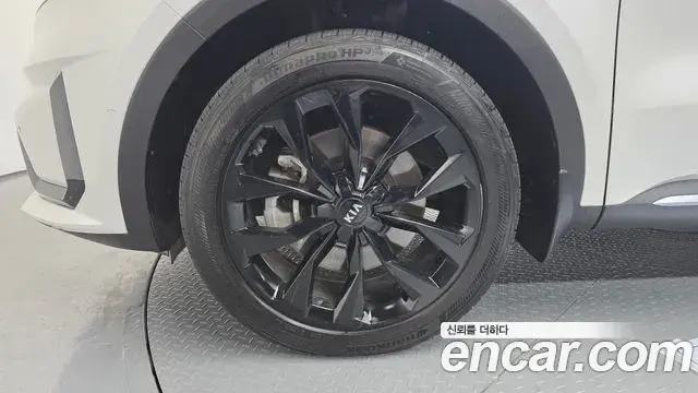 Kia Sorento 2021 — Фото 5/20