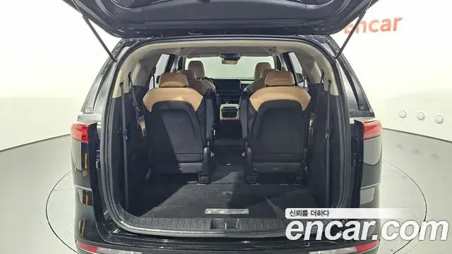 Kia Carnival 2022 — Фото 19/20