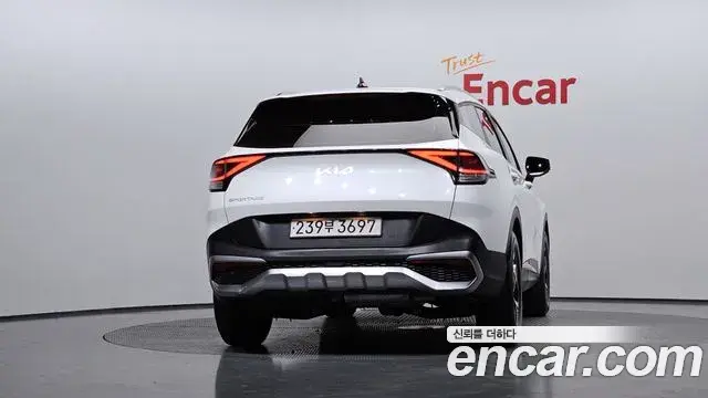 Kia Sportage 2022 — ფოტო 3/20