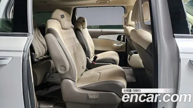 Kia Carnival 2022 — ფოტო 9/20