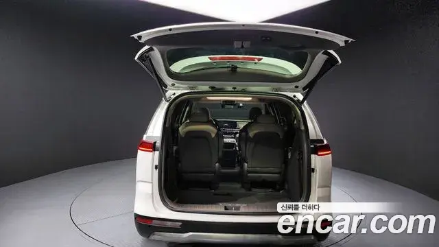 Kia Carnival 2022 — ფოტო 12/20