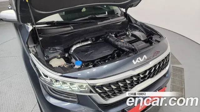 Kia Seltos 2021 — ფოტო 14/20