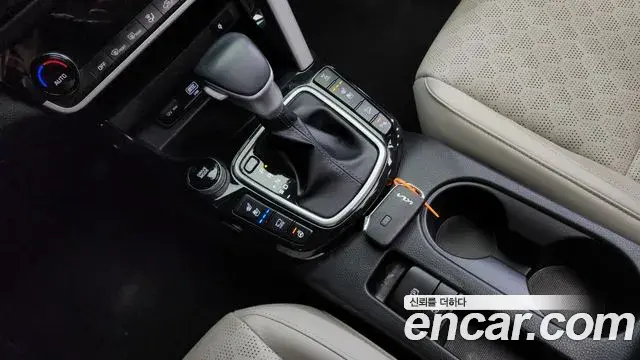 Kia Seltos 2021 — ფოტო 2/20