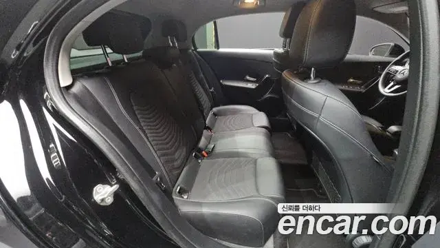 Mercedes-Benz A-Class 2020 — Şəkil 17/21