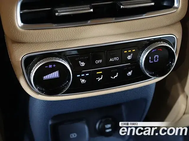 Genesis GV80 2021 — ფოტო 14/20