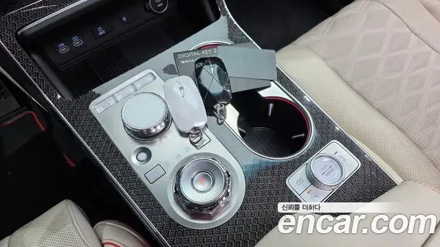 Genesis GV80 Coupe 2024 — Фото 7/20