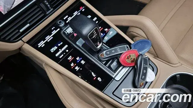 Porsche Cayenne 2021 — Photo 14/20