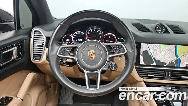 Porsche Cayenne 2021 — Photo 17/20