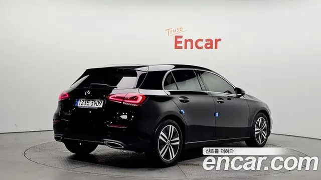 Mercedes-Benz A-Class 2021 — Фото 2/20