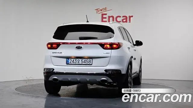 Kia Sportage The Bold 2018 — ფოტო 19/20