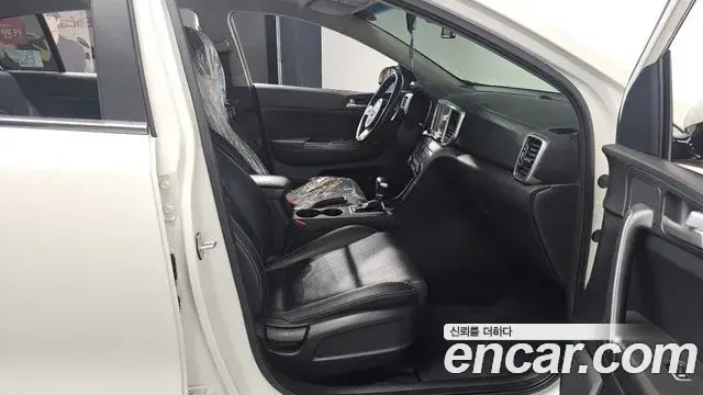 Kia Sportage The Bold 2018 — ფოტო 14/20