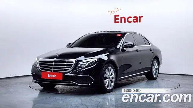 Mercedes-Benz E-Class 2018 — Фото 1/20