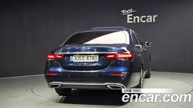 Mercedes-Benz E-Class 2022 — ფოტო 4/20