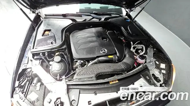 Mercedes-Benz E-Class 2022 — ფოტო 2/20