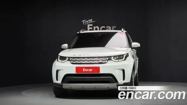 Land Rover Discovery 5 2019 — Photo 19/20
