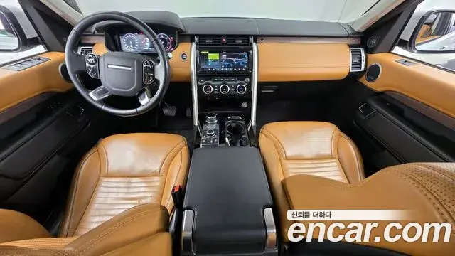 Land Rover Discovery 5 2019 — Photo 3/20