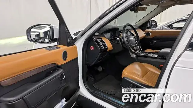 Land Rover Discovery 5 2019 — Photo 17/20
