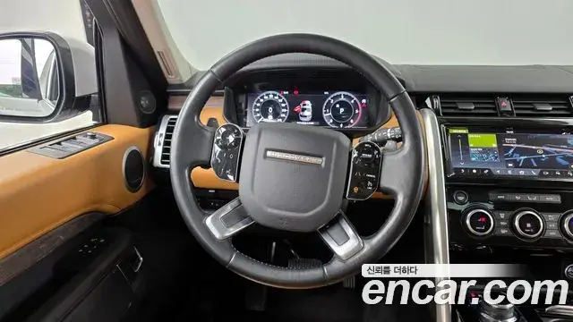 Land Rover Discovery 5 2019 — Photo 18/20