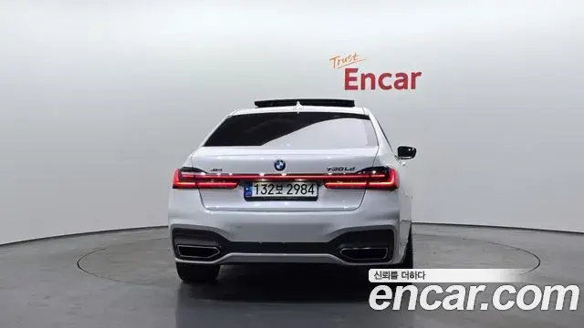 BMW 7 Series 2021 — ფოტო 17/20