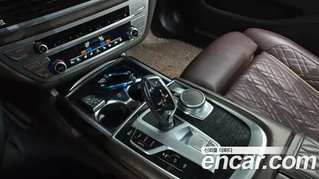 BMW 7 Series 2021 — ფოტო 18/20