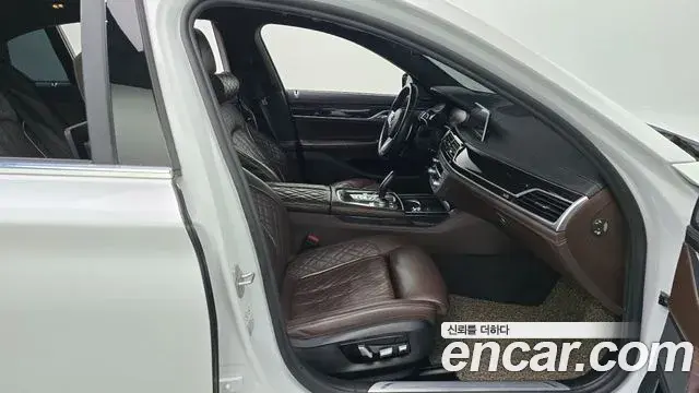 BMW 7 Series 2021 — ფოტო 16/20
