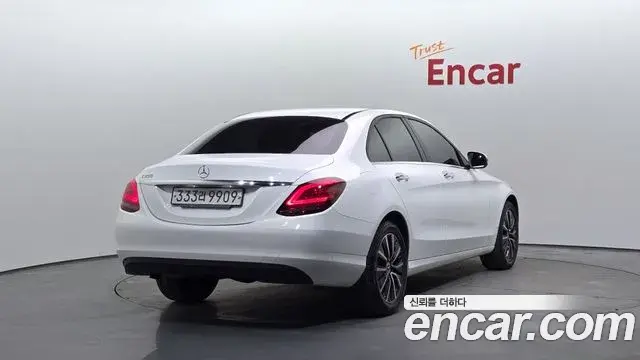 Mercedes-Benz C-Class 2019 — Фото 2/20