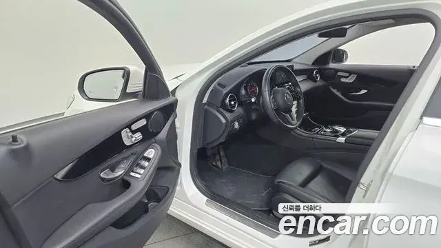 Mercedes-Benz C-Class 2019 — Фото 10/20