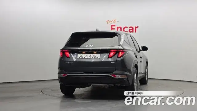 Hyundai Tucson Hybrid 2023 — Photo 18/20